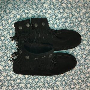 MINNETONKA MOCCASINS NWOT
